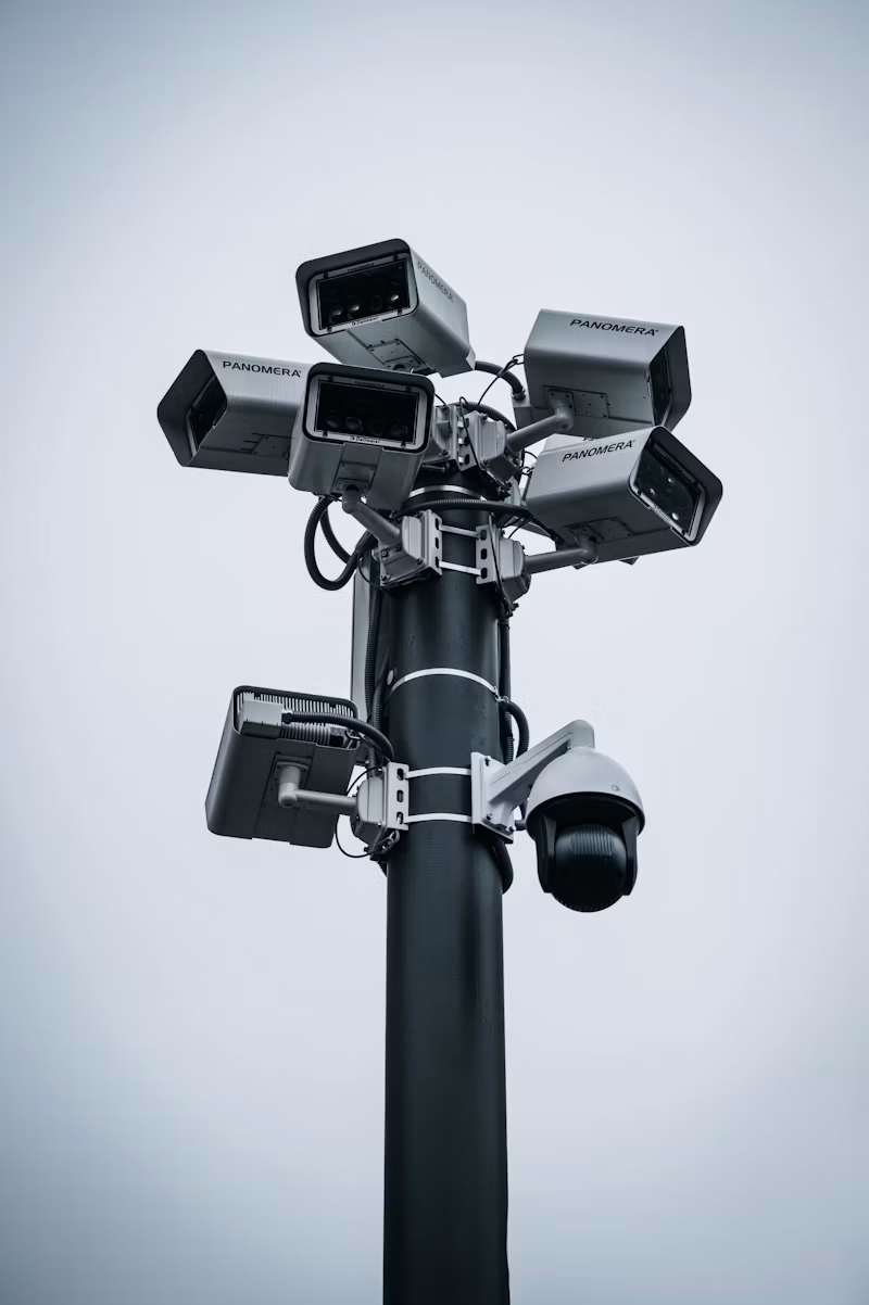 Cámaras de seguridad en un poste